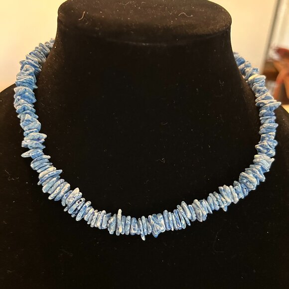 18" Blue Hawaiian Puka Necklace - Unisex - Picture 1 of 8